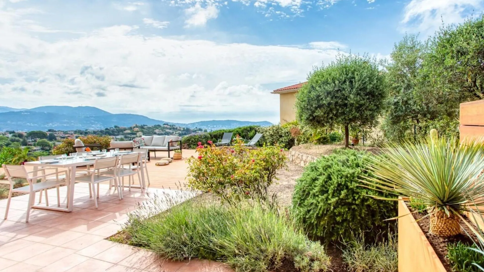 Oliveraie Furnished Villa Nice 0*,